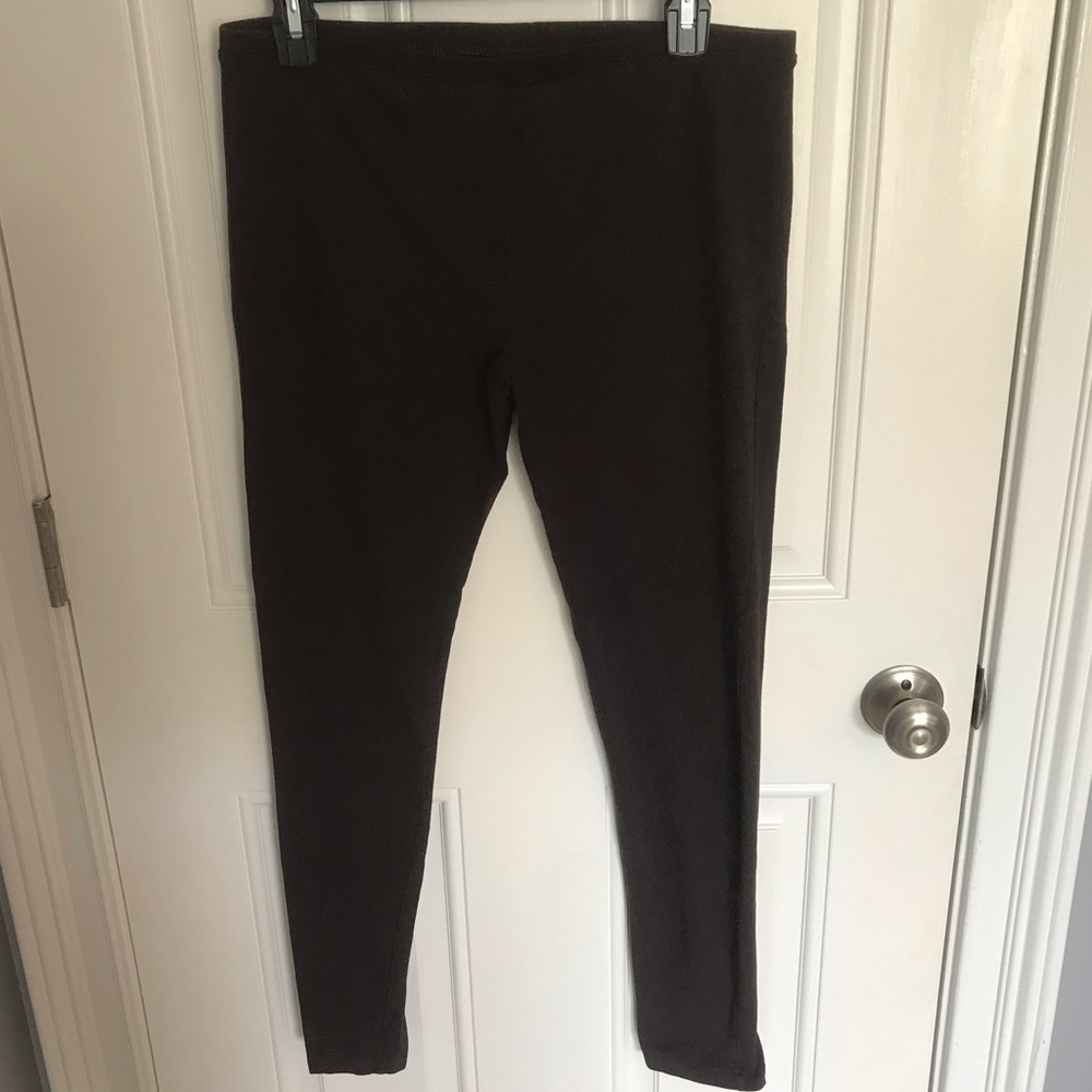 HUE black leggings